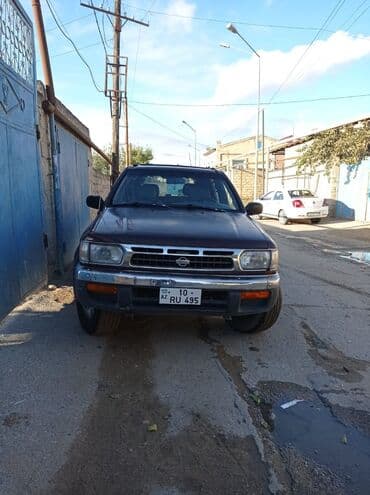 nisanlar: Nissan Pathfinder: 3.3 l | 1997 il Universal — 2