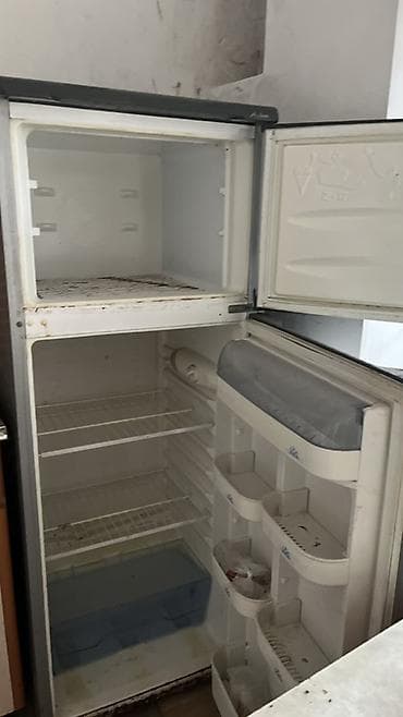 Video oyunlar və konsollar: 2 qapılı Beko Soyuducu Satılır, rəng - Gümüşü — 2