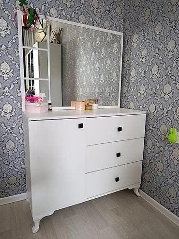 mebel ustu: Ağ rəngli yataq otağı mebel dəsti Tərkib: - 4 qapılı qarderob: 2 orta — 2