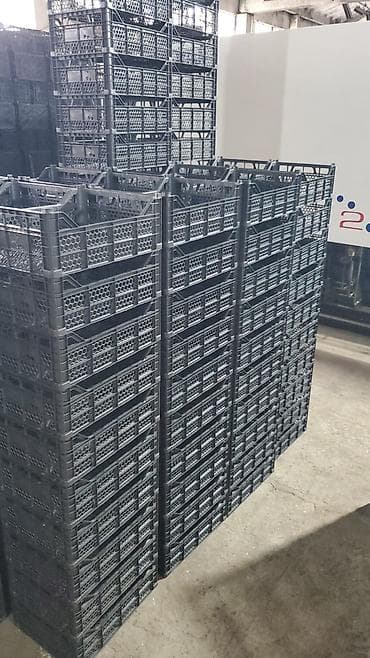 Plastik yığma yeşiklər – anbar, logistika və kənd təsərrüfatı üçün -