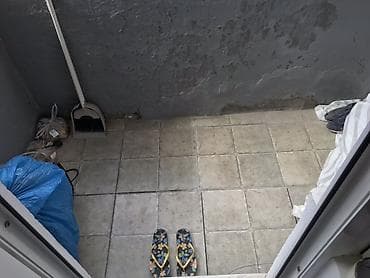 Həyət evləri və villalar: 2 otaqlı mənzil - Daxili koridor: ağ giriş qapısı, divar asılqanı — 4