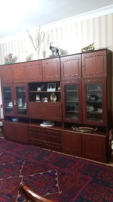 Klassik üslubda tam mebel dəsti - Qonaq otağı üçün iri divar