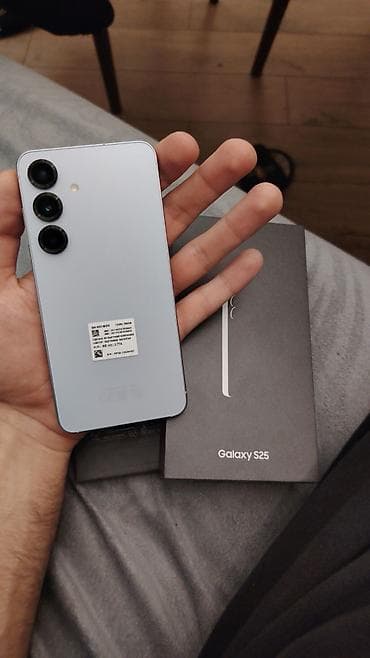 telefon note 8: Samsung Galaxy S25, 256 GB, rəng - Boz, İki sim kartlı — 1