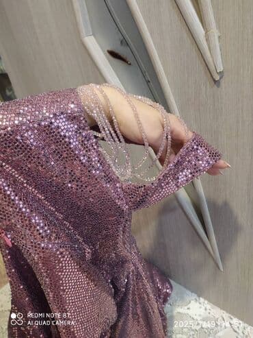 Paltolar: İdeal vəziyyətdədir. 1 dəfə geyilib. Baha alınıb 150 m. dar olduğu — 8