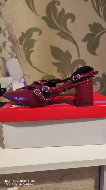 ağ ayaqqabı: Qadın ayaqqabıları – 2 model 1) Bej rəngli, parlaq laklı klassik — 3