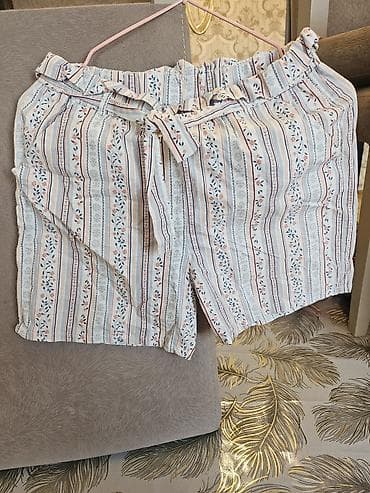 Qadın üçün yay şortu - Model: Zolaqlı və xırda çiçək naxışlı şort - lalafo.az -da Qadın üçün yay şortu - Model: Zolaqlı və xırda çiçək naxışlı şort -