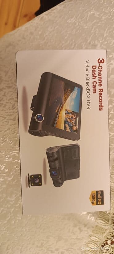 maşın manitorlar: Videoqeydiyyatçı.3 kameralı.üstündə 32 gb kart verilir — 1