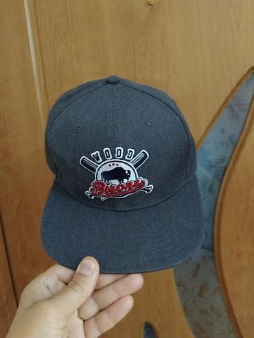 baş ortuyu: Qara-boz rəngli snapback papaq Catdirilma:Ecemi,28 May 055 650 69 71 — 2