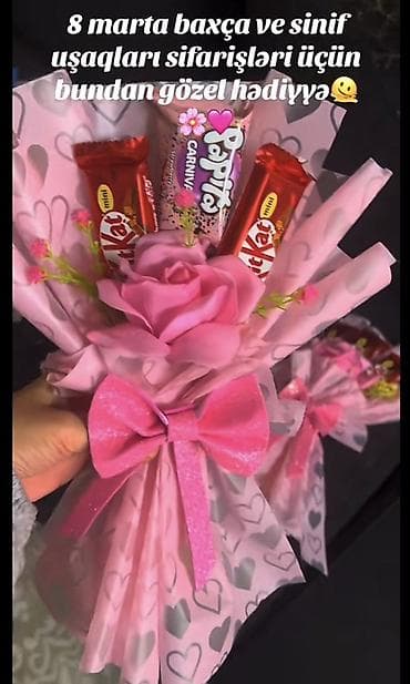 8 Mart üçün şokoladlı mini buketlər - Dizayn: Zərif hədiyyə kağızında
