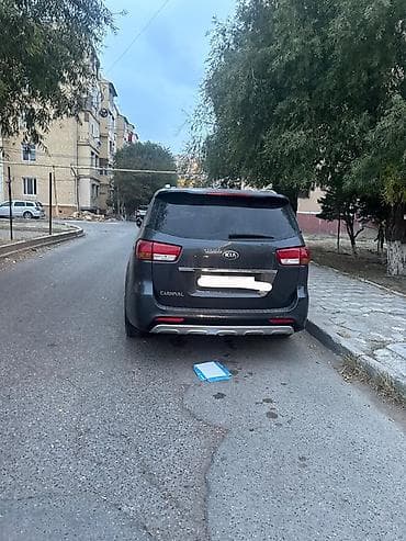 afdamabiler: Kia Carnival miniven 2015 il Mator 2.2 dizel - Kuzov — 2
