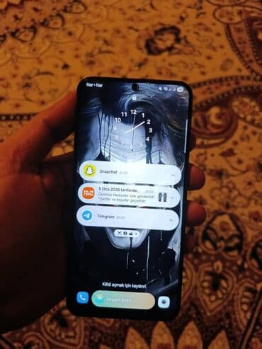 Apple iPhone: Samsung Galaxy S24+ — 2