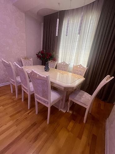 Qonaq otağı üçün, İşlənmiş, Açılmayan, Dördbucaq masa, 8 stul