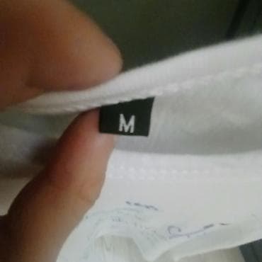 gümüş üzüklər instagram: Ağ rəngli, orta ölçü (M) kişi/kadın T‑şərti. Üzəri müxtəlif rəngli — 2