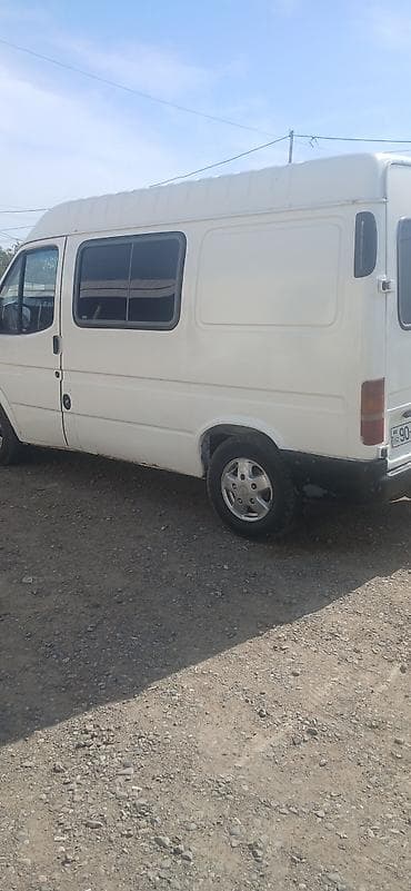 ford transit minivan: Ford Transit: 2.5 l | 1998 il 13000 km Van/Minivan — 2
