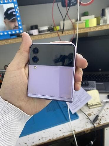 samsung pultlari: Samsung Galaxy Z Flip 3, 128 GB, rəng - Bənövşəyi, Barmaq izi — 2