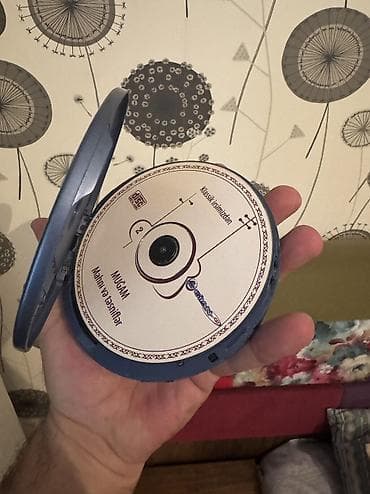 mp3 pleyerlər: Sony WALKMAN D NE700 MP mlayer tam islek veziyyetdedir son qiymetdi — 2