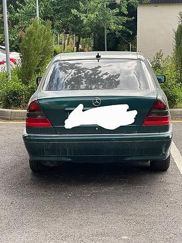 mersedes qapi: Mercedes-Benz sedan (W202 C‑Class) – tünd yaşıl rəng Əsas — 1