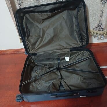 İdman formaları: Sərnişin çamadanı – CANZ markası, iri ölçü. Xüsusiyyətlər: - Rəng — 2