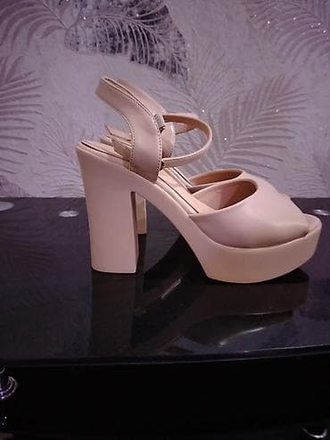 Tuflilər: Bej rəngli qadın sandaleti - Model: Açıq burunlu, platformalı, qalın — 3