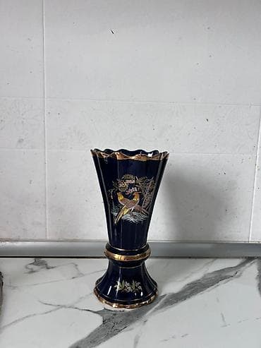gelin gülü: Bir vaza, Keramika — 1