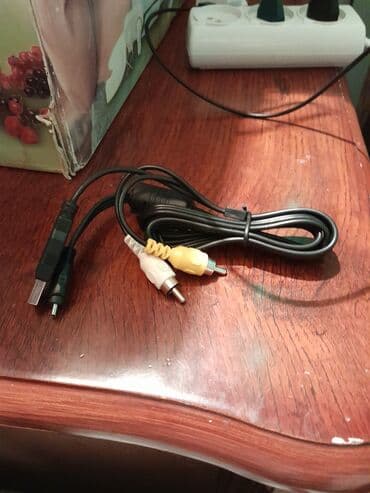 reqemsal tuner: Sony V8 rəqəmsal video kamera 12 meqapiksel təsvir ölçüsü və 8x — 7