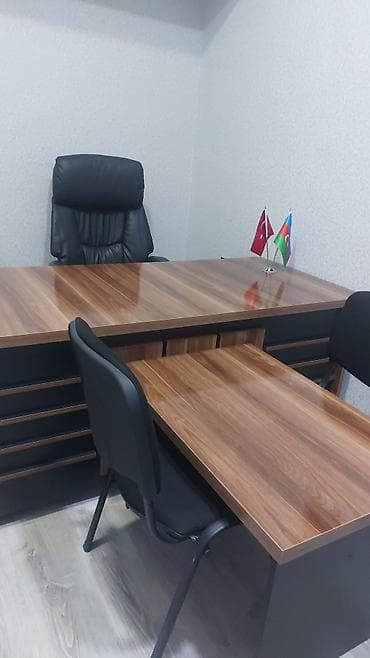 ofis alemi: Ofis masası dəsti. Hamısı birlikdə satılır cəmi bir neçə dəfə istifadə — 3