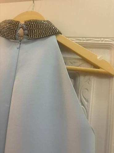 Zərif açıq mavi rəngdə kokteyl/axşam libası. - Model: halter tipli — 3