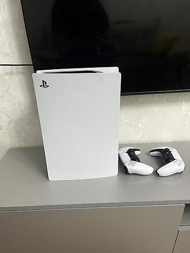 PS4 (Sony Playstation 4): PlayStation 5 oyun konsolu - Model: PlayStation 5 (ağ korpus, Sony — 1