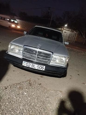 e220 turbo az: Mercedes-Benz W124: 2.5 l | 1992 il Sedan — 4