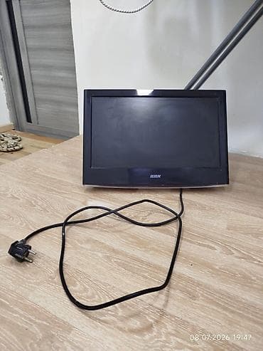 Pultu var IBEK brendinə aid kompakt masaüstü TV/monitor