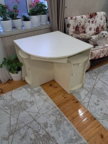 Quruducular: Kompüter masası, İşlənmiş, Künc masa — 2