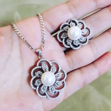 qedimi mirvari: Dəstə daxildir: Kulon, Boyunbağı, Üzük, Gümüş, 925 Əyar — 4