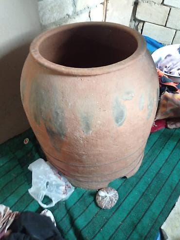 Böyük ölçülü saxsı küp - Material: təbii gil/saxsı - Rəng: klassik