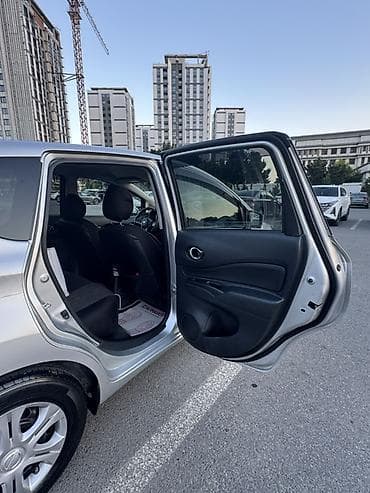 Avtomobil satışı: Nissan Note e-POWER, gümüş rəng, 5 qapılı şəhər hetçbeki. Texnologiya — 7