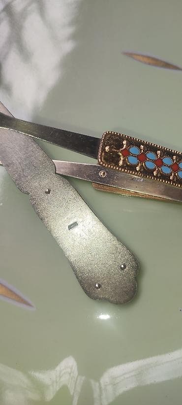 Мельхиор эмаль, СССР.Лопатка 25 азн. щипцы 15 — 2