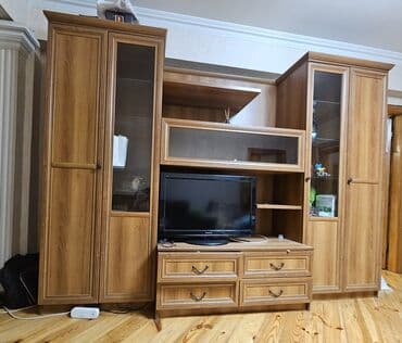 işlənmiş mebellər: İşlənmiş, Açılan, 4 qapılı Düz dolab, Stenka, Azərbaycan — 1