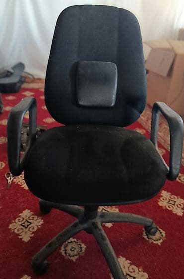 qedimi kreslo: İşlənmiş, Təkərli, Qolları tənzimlənmir, Parça — 1