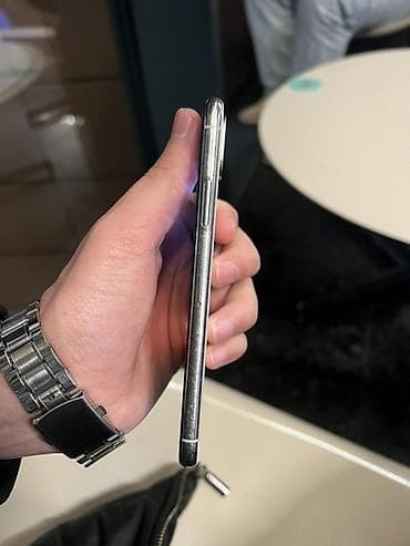 iphone qulaqlıq: IPhone X, Gümüşü, Qırıq — 2