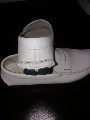 ayaqqabı кожание: Prada
1 dəfə geyinilib
Ölçü - 44 / 45
Material dəri
Rəngi açıq bej — 7