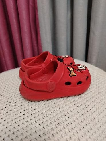 taxta altlıqlı sabo: Uşaq üçün rezin kloks – qırmızı rəngdə - Naxış: cizgi personajı — 3