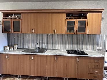 masa ikinci el: Mətbəx mebel dəsti – taxta görünüşlü, üst və alt dolablarla tam — 6