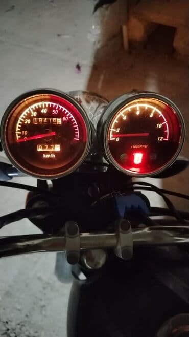 питбайк купить в баку: Bu, D4 50 markalı qara rəngli motosikldir. Motosikl tək oturacaqlı — 2