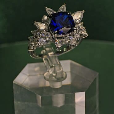 Üzük, Ağ qızıl, Sapfir