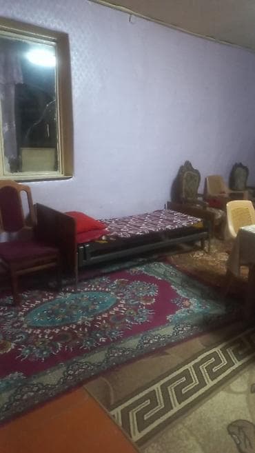 koroglu metrosu kiraye evler: 300 azn kamunal daxil.Asfalt yol, astanovkaya yaxin, Qaz su isiq — 2