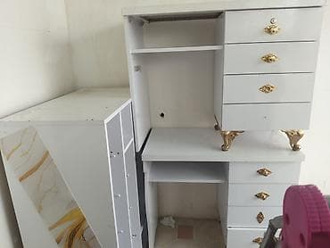 ofis əşyaları: Ağ rəngli geniş iş masası və çəkməcəli module dəsti - Material — 2