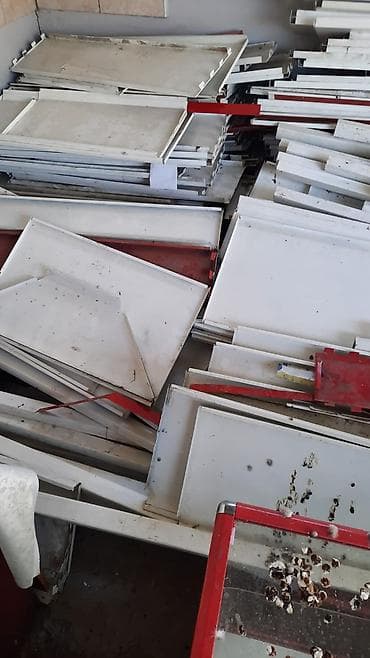 restoran avadanliq: Mağaza vitrinləri və rəf sistemləri – metal karkaslı, şüşə vitrinlər — 1