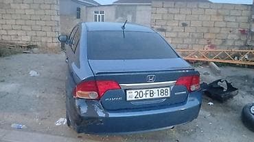 çanqan maşın: Honda Civic: 1.3 l | 2009 il Sedan — 4