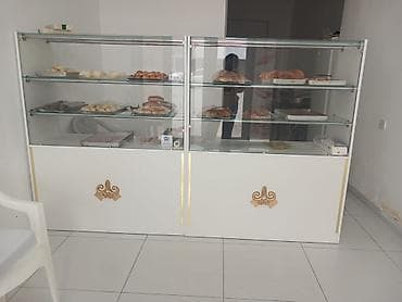2eded quru vitrin birlikde 480 Azn. Olchuleri her biri 1.20m. Bir