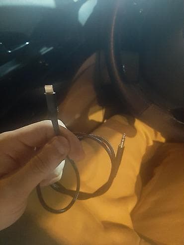 konnekt tv: Kabel Apple, İşıqlandırma — 2