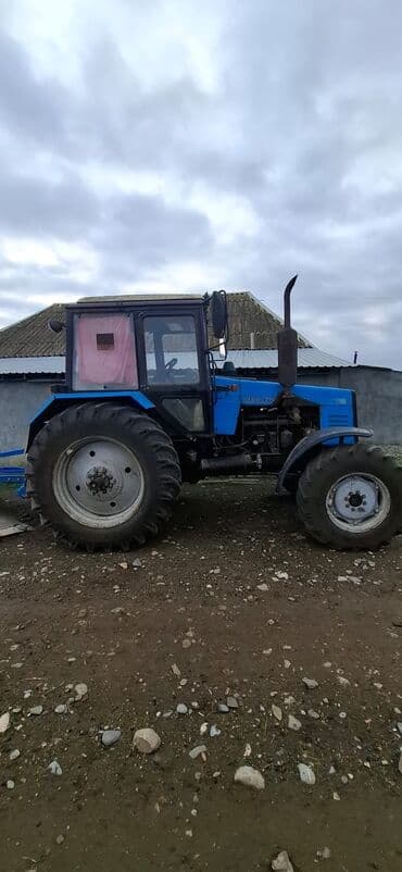 aqrar kend teserrufati texnika traktor satis bazari: Belarus 1221.2 traktoru - Güclü dizel mühərrik, ağır aqroişlər üçün — 1
